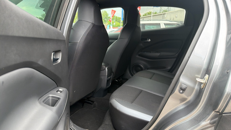 Nissan Juke 1.0 DiG-T 114 N-Connecta 5dr Petrol Hatchback